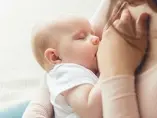 Mieszanka dla niemowląt zawierająca pięć swoistych oligosacharydów mleka ludzkiego a mikrobiota jelitowa – badanie z randomizacją dziecko karmione piersią
