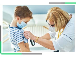 dziecko badane w trakcie wizyty u lekarza