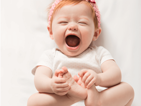 Śmiejąca się dziewczynka