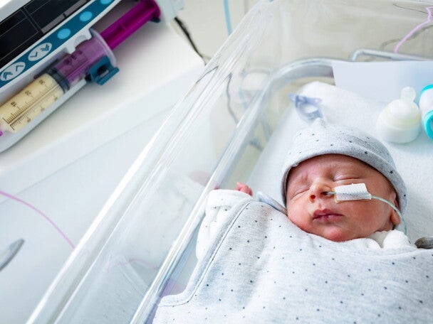 Wcześniak żywiony przez sondę