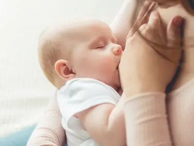 Mieszanka dla niemowląt zawierająca pięć swoistych oligosacharydów mleka ludzkiego a mikrobiota jelitowa – badanie z randomizacją dziecko karmione piersią